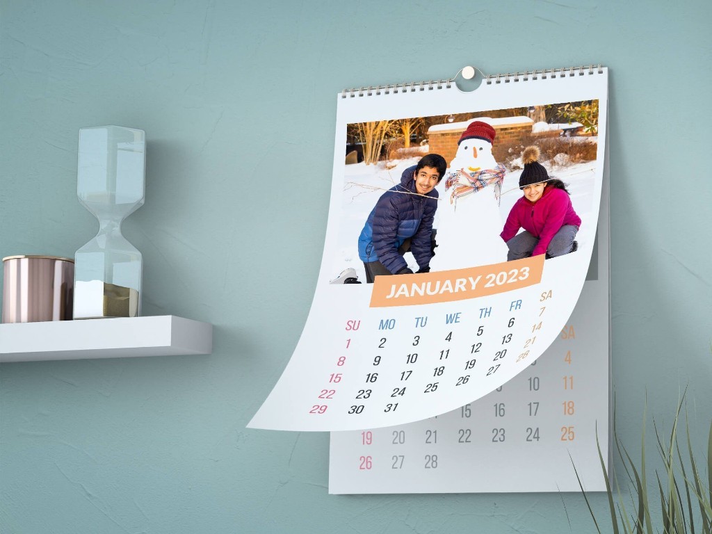Table top calendar with custom print