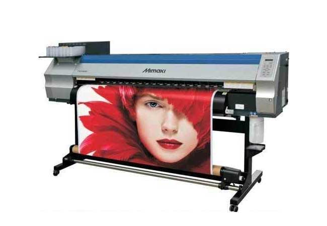 Ecosolvent printer creating weather-resistant graphics